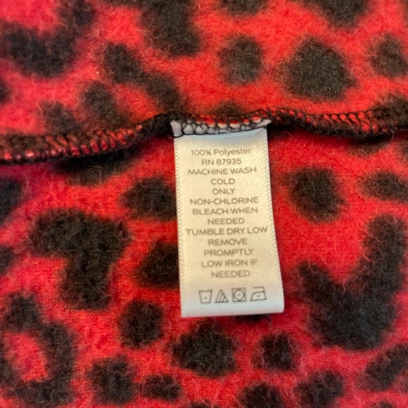 Susan Graver red/black cheetah print fleece vest - Picture 9 of 10